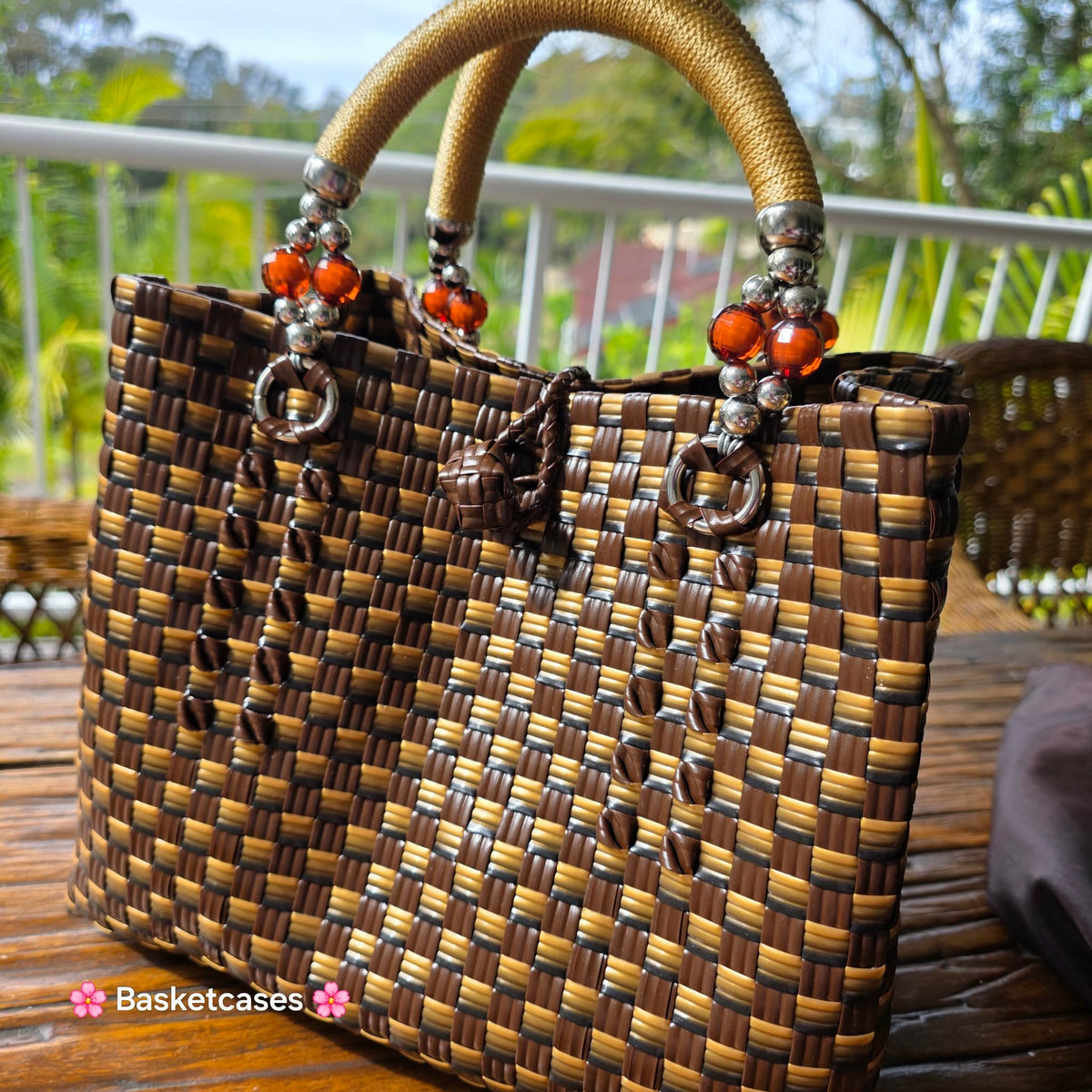 Dash  Beaded handle