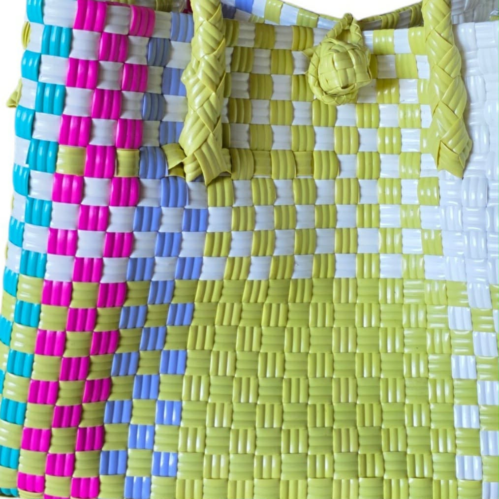 Lizzy Medium short
