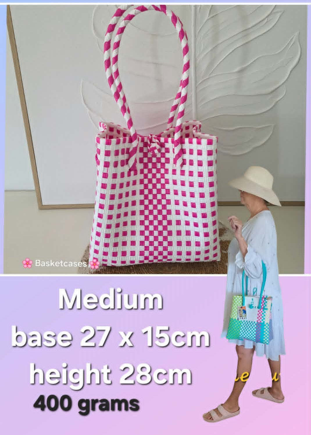 A pink and white checkered tote bag with a rope handle, shown next to a child wearing a white dress and hat while holding a smaller checkered bag. The image includes text detailing the bag's measurements and weight.